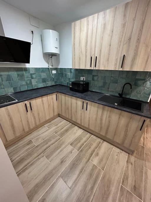 Apartamento Recien Reformado Con 5 Habitaciones Y 3 Banos Madrid Luaran gambar