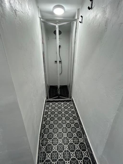 Apartamento Recien Reformado Con 5 Habitaciones Y 3 Banos Madrid Luaran gambar