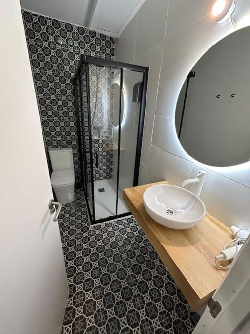 Apartamento Recien Reformado Con 5 Habitaciones Y 3 Banos Madrid Luaran gambar